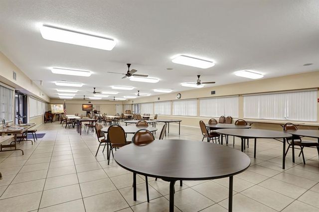 5717 Coral Lake Dr 205, Pompano Beach, FL 33063