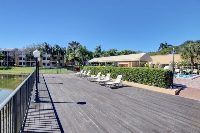 5717 Coral Lake Dr 205, Pompano Beach, FL 33063