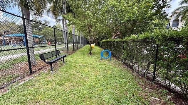 5717 Coral Lake Dr 205, Pompano Beach, FL 33063