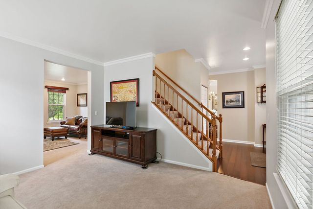 925 Cortney Drive, Carpentersville, IL 60110