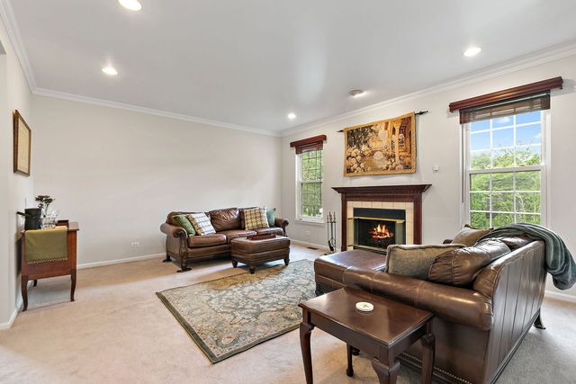925 Cortney Drive, Carpentersville, IL 60110