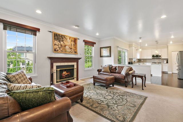 925 Cortney Drive, Carpentersville, IL 60110