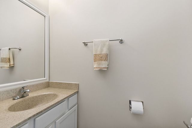 925 Cortney Drive, Carpentersville, IL 60110