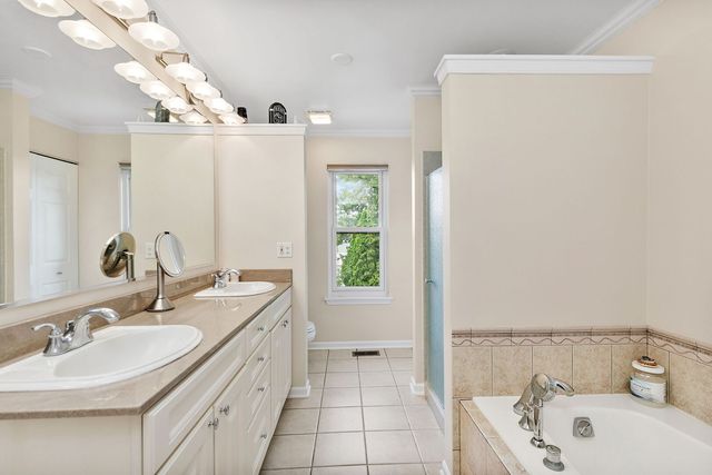 925 Cortney Drive, Carpentersville, IL 60110