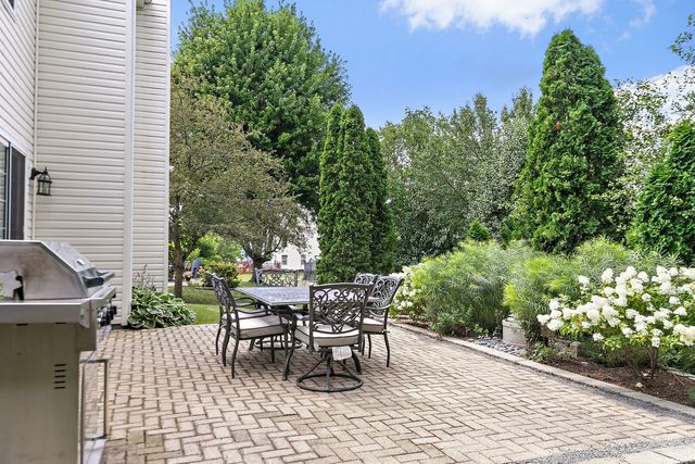 925 Cortney Drive, Carpentersville, IL 60110