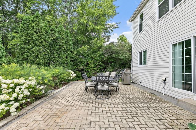925 Cortney Drive, Carpentersville, IL 60110