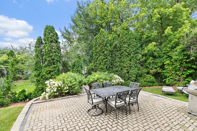925 Cortney Drive, Carpentersville, IL 60110