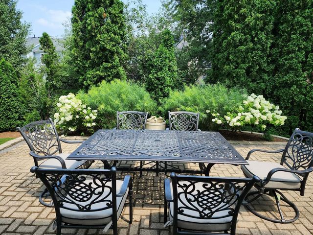 925 Cortney Drive, Carpentersville, IL 60110