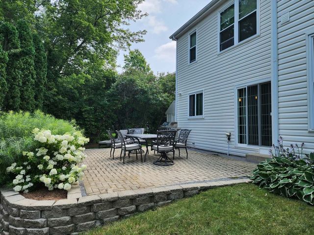 925 Cortney Drive, Carpentersville, IL 60110