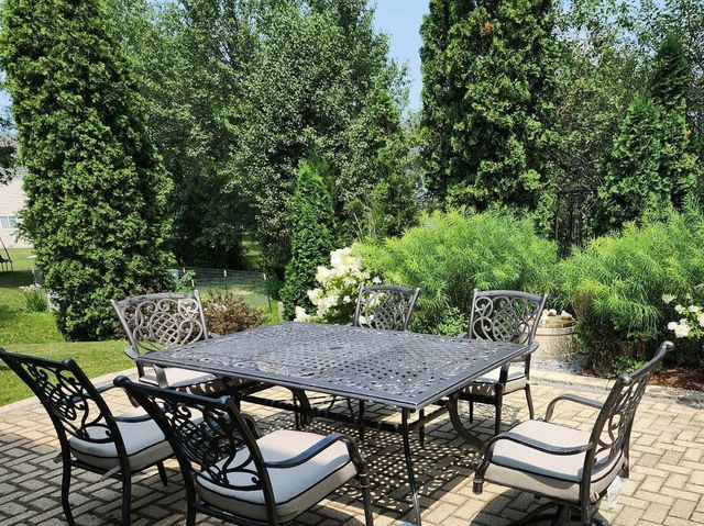 925 Cortney Drive, Carpentersville, IL 60110