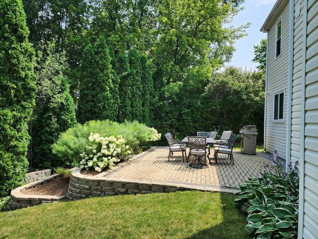 925 Cortney Drive, Carpentersville, IL 60110