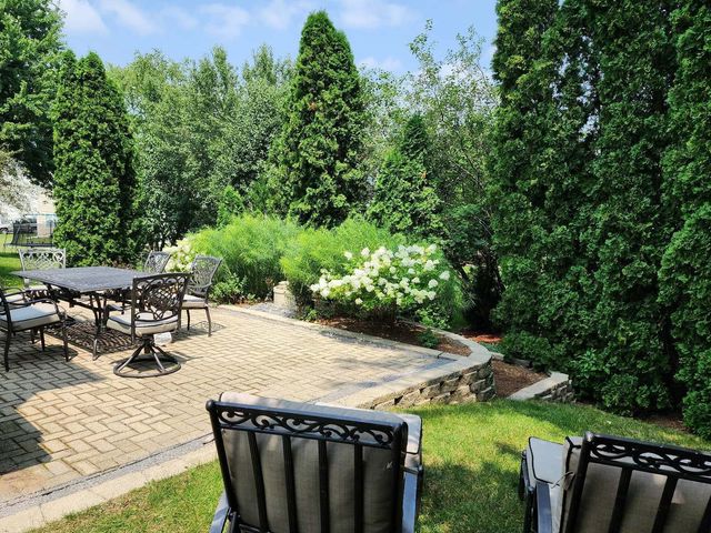 925 Cortney Drive, Carpentersville, IL 60110