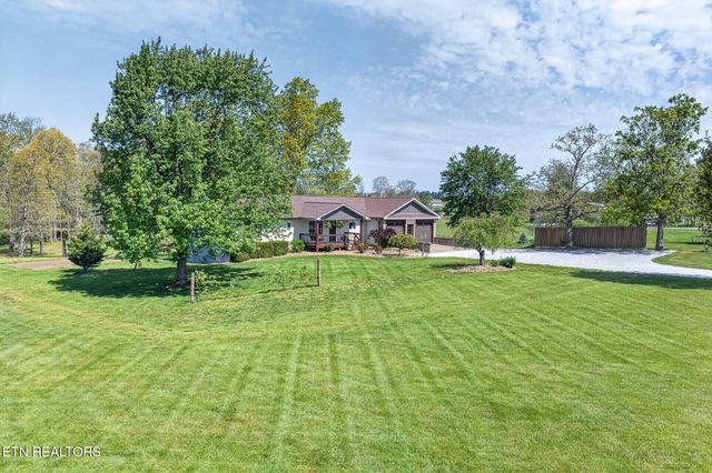 7668 Plateau Rd, Crossville, TN 38571