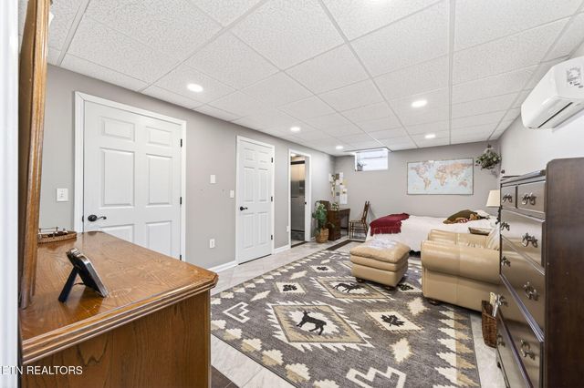 7668 Plateau Rd, Crossville, TN 38571
