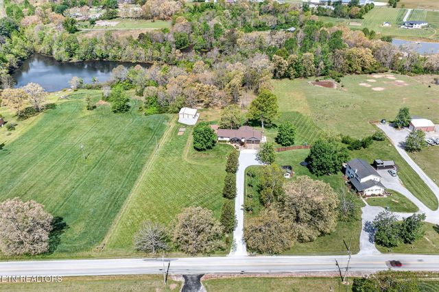 7668 Plateau Rd, Crossville, TN 38571
