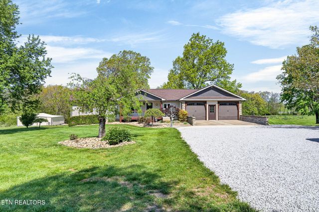 7668 Plateau Rd, Crossville, TN 38571