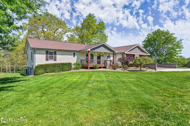 7668 Plateau Rd, Crossville, TN 38571