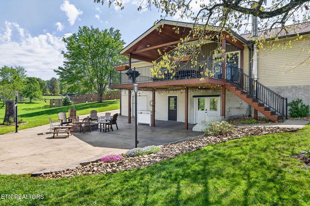 7668 Plateau Rd, Crossville, TN 38571
