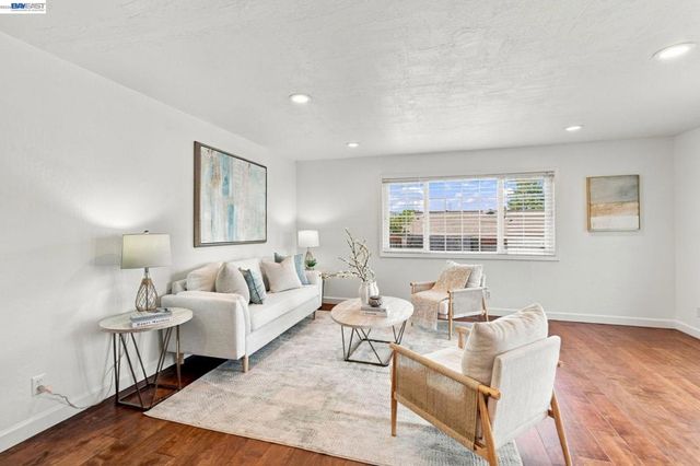 5370 Myrtle Dr, Concord, CA 94521
