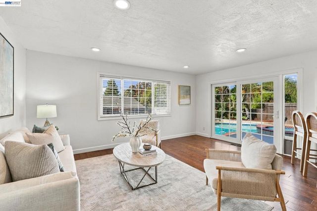 5370 Myrtle Dr, Concord, CA 94521