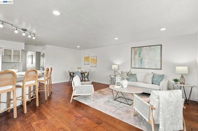 5370 Myrtle Dr, Concord, CA 94521