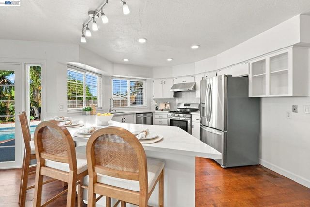 5370 Myrtle Dr, Concord, CA 94521