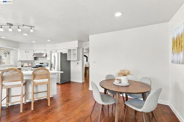 5370 Myrtle Dr, Concord, CA 94521