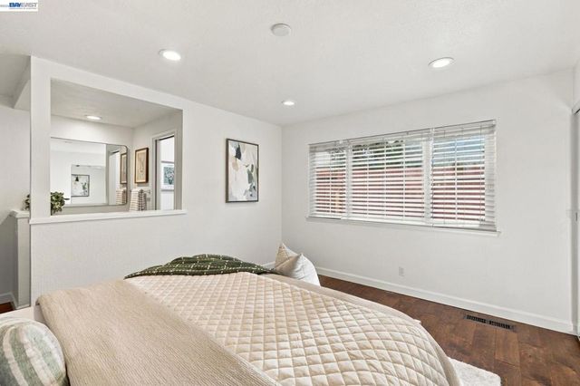 5370 Myrtle Dr, Concord, CA 94521
