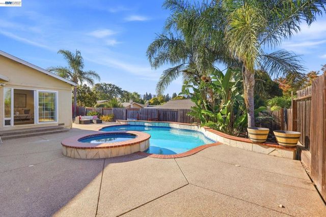 5370 Myrtle Dr, Concord, CA 94521