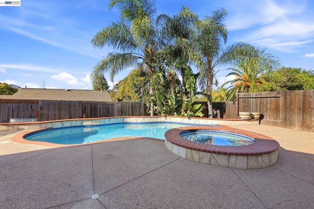 5370 Myrtle Dr, Concord, CA 94521