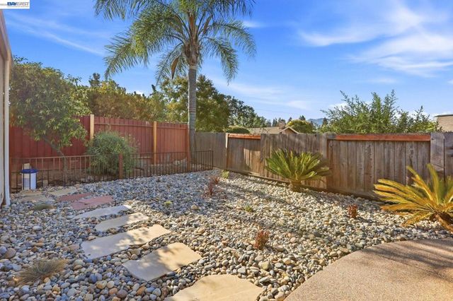 5370 Myrtle Dr, Concord, CA 94521