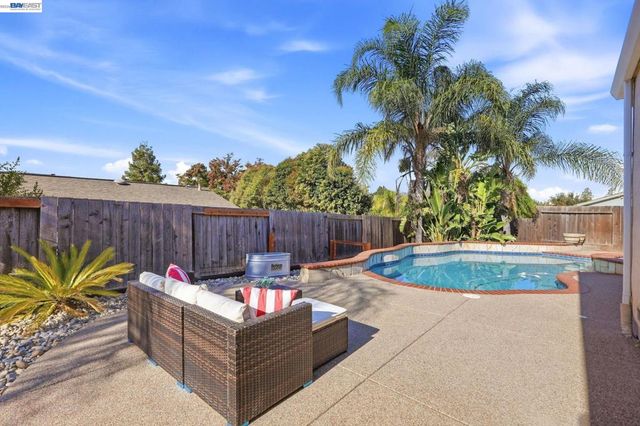 5370 Myrtle Dr, Concord, CA 94521