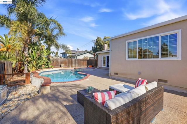 5370 Myrtle Dr, Concord, CA 94521