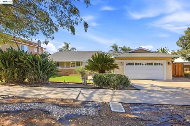5370 Myrtle Dr, Concord, CA 94521