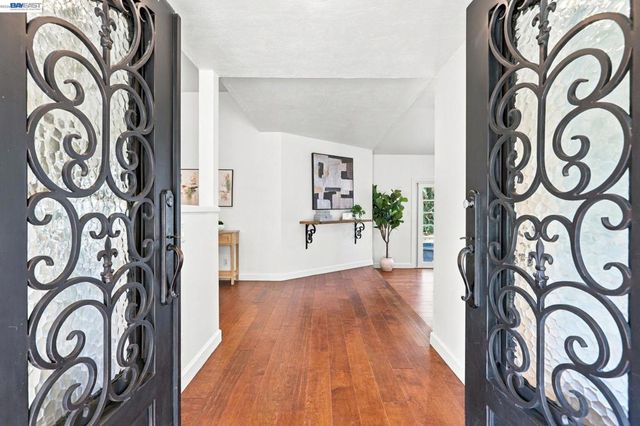 5370 Myrtle Dr, Concord, CA 94521