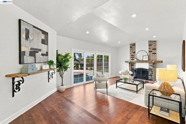 5370 Myrtle Dr, Concord, CA 94521