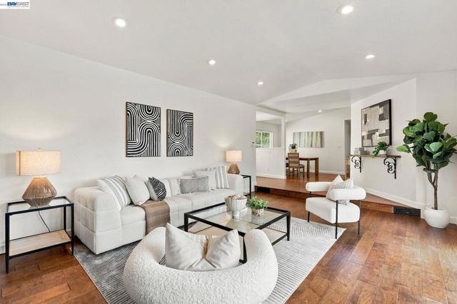 5370 Myrtle Dr, Concord, CA 94521