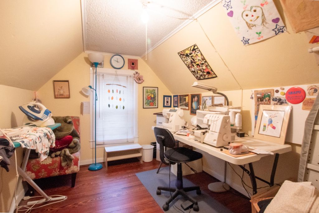 Image 23 of property listing at 404 N Broadway Street, Ballinger, TX 76821