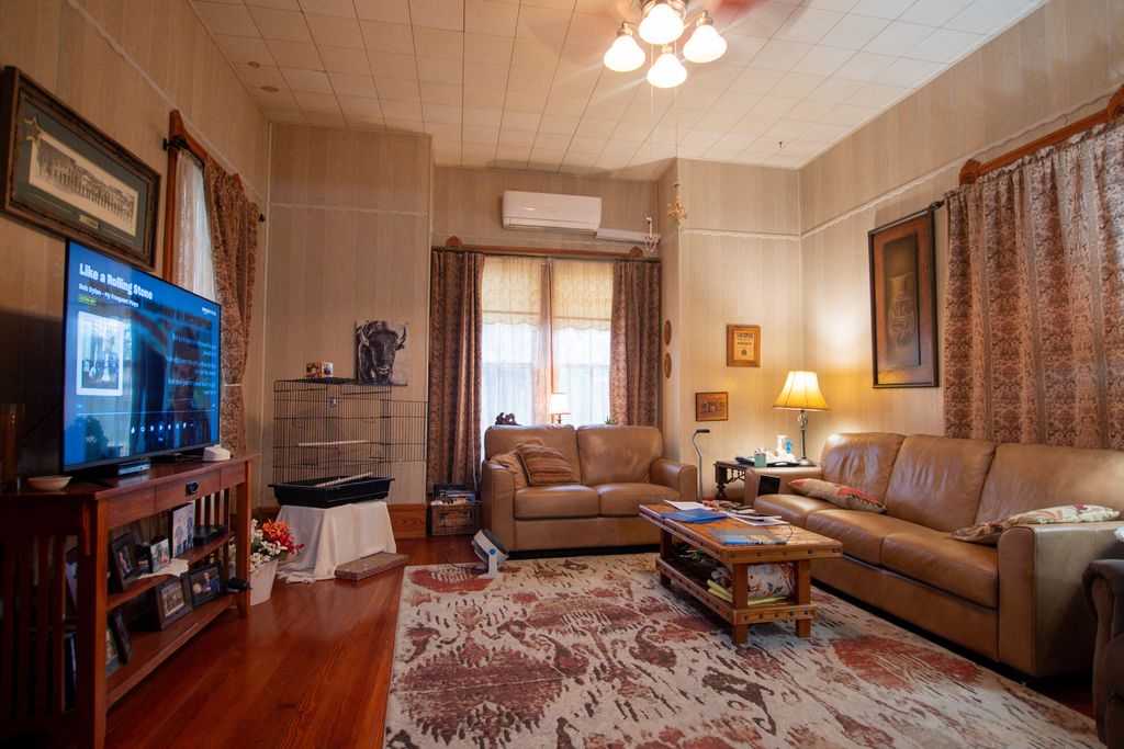 Image 7 of property listing at 404 N Broadway Street, Ballinger, TX 76821
