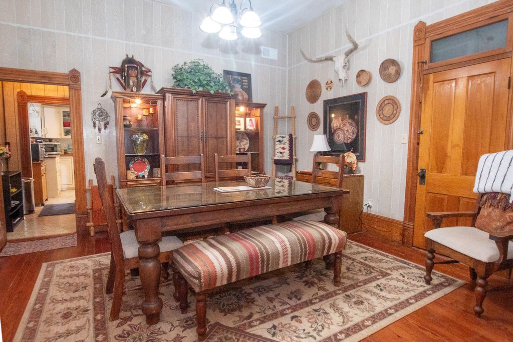 Image 9 of property listing at 404 N Broadway Street, Ballinger, TX 76821