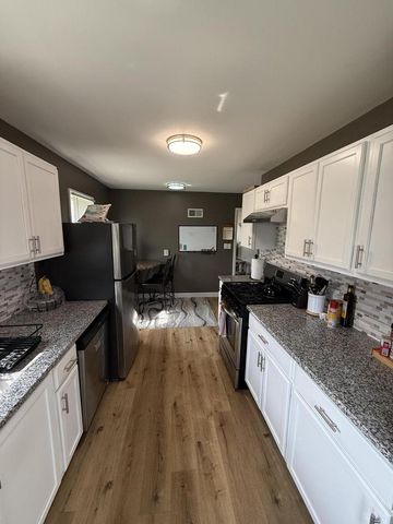 7331 43rd AVENUE, Kenosha, WI 53142