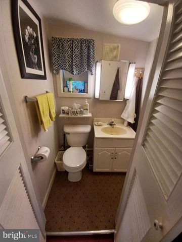 2 PARK AVE, Monroeville, NJ 08343