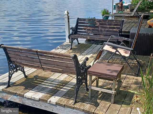2 PARK AVE, Monroeville, NJ 08343