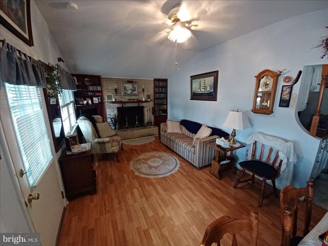 2 PARK AVE, Monroeville, NJ 08343