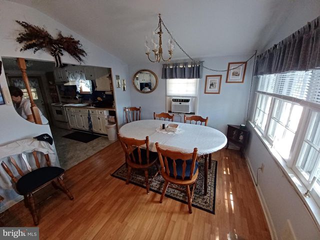 2 PARK AVE, Monroeville, NJ 08343