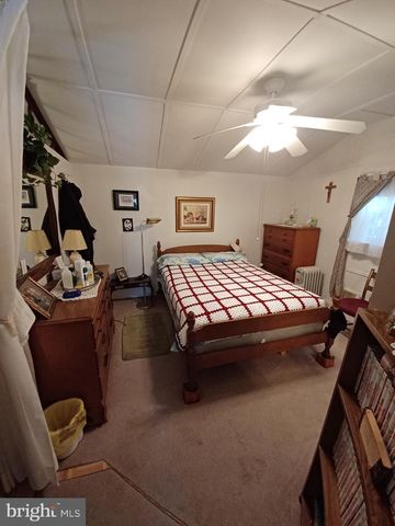 2 PARK AVE, Monroeville, NJ 08343