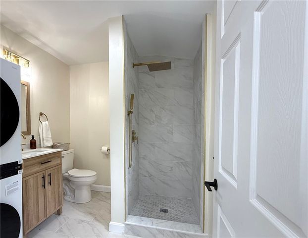 461 River Road, Lincoln, RI 02865