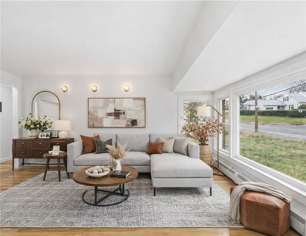 461 River Road, Lincoln, RI 02865