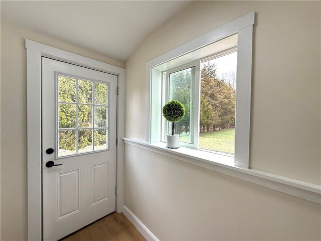 461 River Road, Lincoln, RI 02865