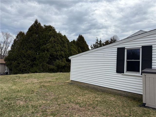 461 River Road, Lincoln, RI 02865